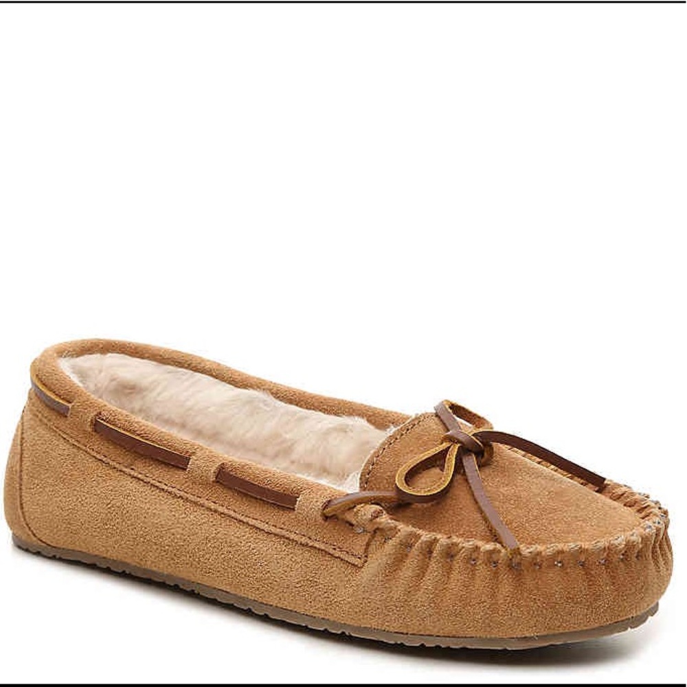BRAND NEW MINNETONKA MOCCASIN SLIPPERS!